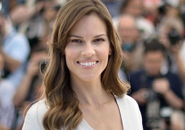 Hilary Swank espera su tercer hijo a los 52 años