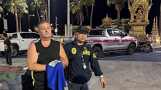 Detenido un australiano en Tailandia tras encontrar el cadáver de una niña en una maleta