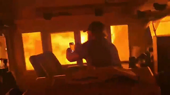«Estamos envueltos en llamas»; la aterradora parada de un tren en un incendio forestal en Canadá