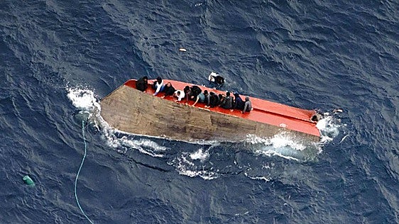 Casi 145 migrantes desaparecidos tras naufragar en Mauritania