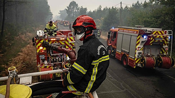 Francia detiene a más de 400 personas en relación con la ola de incendios
