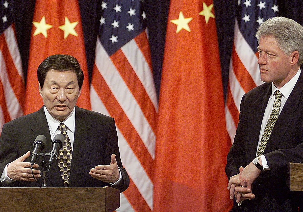 Zhu Rongji con Bill Clinton en 1999.
