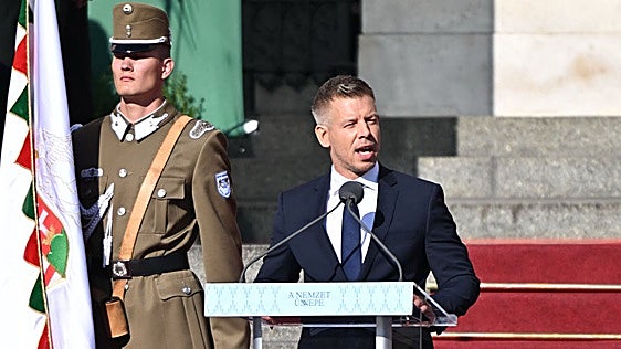 Magyar ensalza su «patriotismo democrático» en la celebración de la fiesta nacional húngara