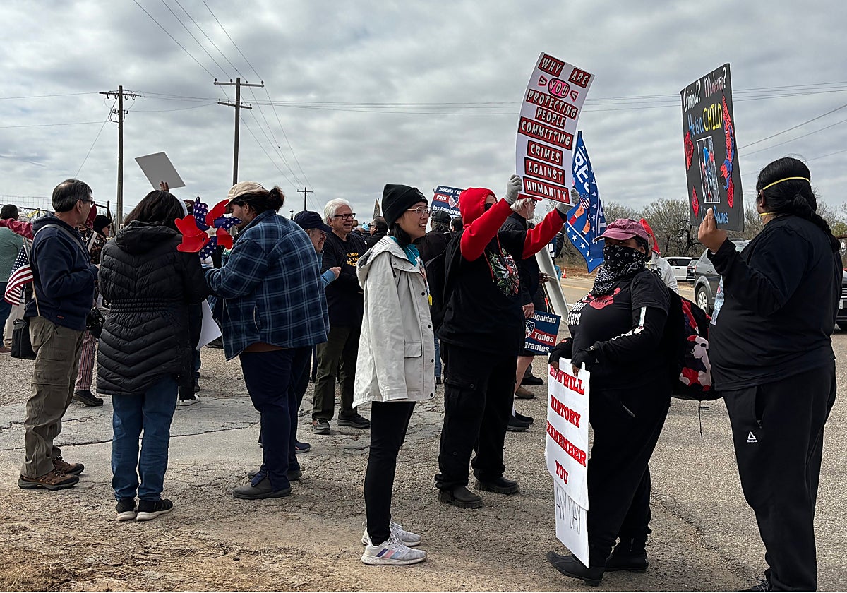Manifestación en Mineápolis contra la política de inmigración de Trump.