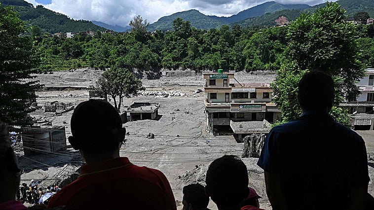 Nepal descubre bajo el lodo la magnitud de una tragedia que podría repetirse pronto