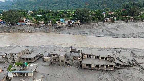 Las imágenes de la tragedia en la frontera entre Nepal y Tíbet