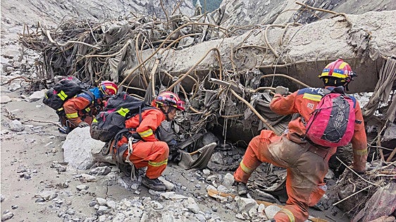 El lodo entierra en Nepal casi todas las esperanzas de hallar supervivientes