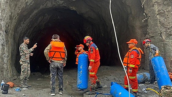 Nepal busca el milagro en los túneles de sus centrales hidroeléctricas