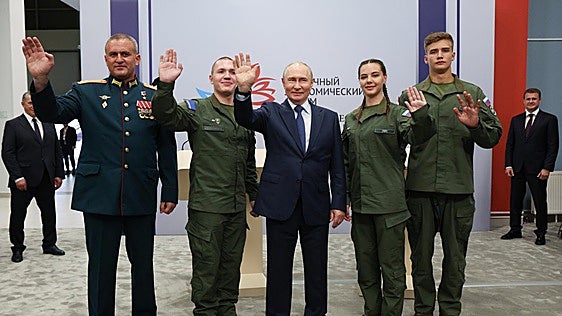 Dinamarca acusa al Kremlin de espiar sus empresas de defensa