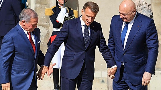 Macron examina con el presidente del Líbano y el rey de Jordania el refuerzo del ejército libanés
