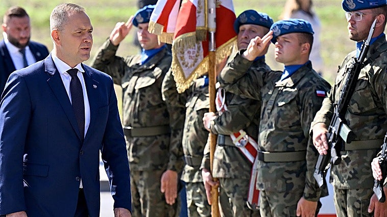 Polonia ultima sus conversaciones con Trump para ampliar las tropas estadounidenses en su territorio