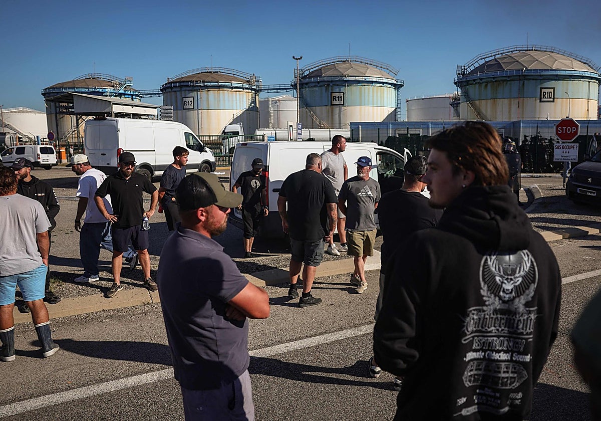 El malestar por la carestía del combustible tensa la campaña presidencial en Francia | Ideal