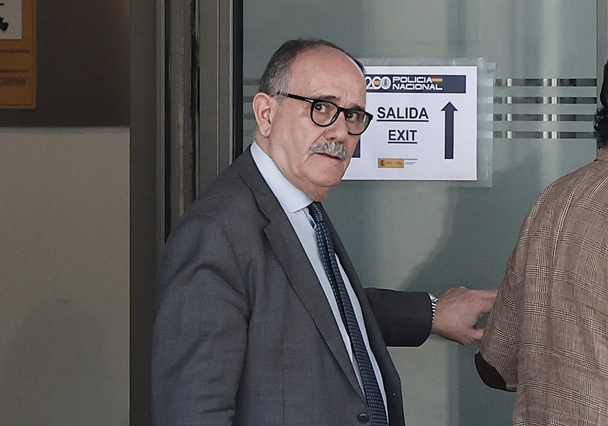 El exabogado de Ábalos niega ante el juez haber trabajado para la 'cloaca' de Ferraz