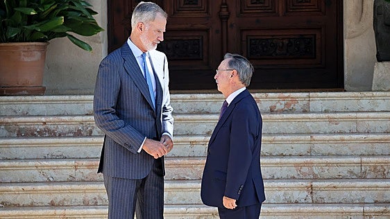 El Rey traslada a Vivas su «apoyo, cariño y aliento» a Ceuta y se compromete a visitarla