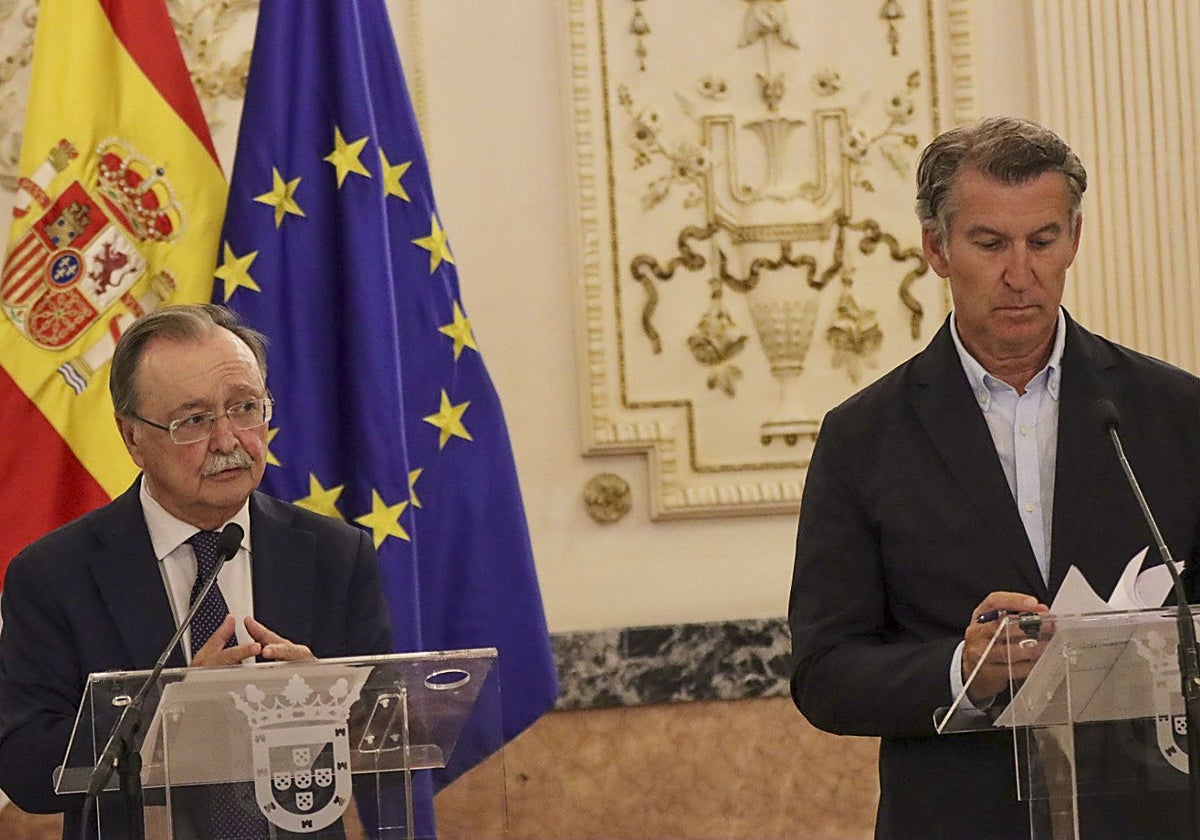 Feijóo reclama desde Ceuta la expulsión de «todos» los irregulares