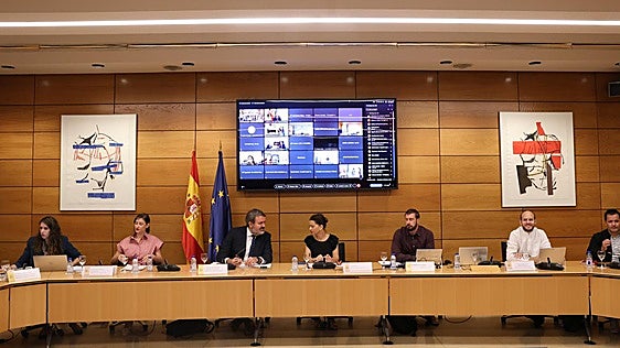 Las comunidades aprueban 25 millones para Ceuta pero se oponen al reparto de menores migrantes