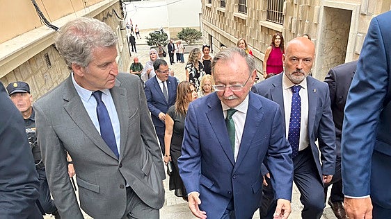 Feijóo reclama a Sánchez que convoque a la embajadora de Marruecos tras el informe policial