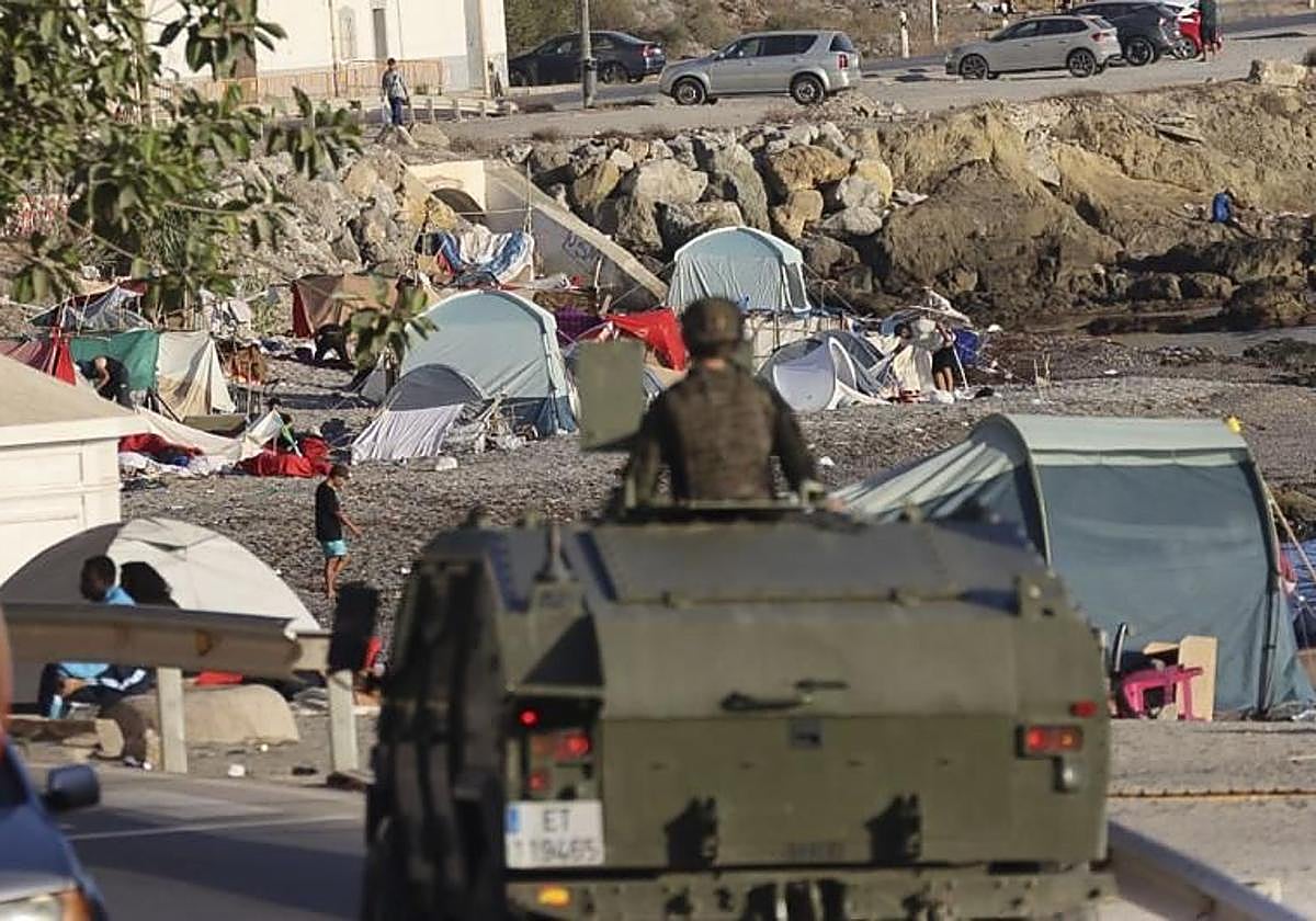 Detenido un migrante en Ceuta tras intimidar con un puñal a un militar