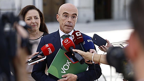 Vox anuncia una querella contra Sánchez y Marlaska por la gestión migratoria en Ceuta