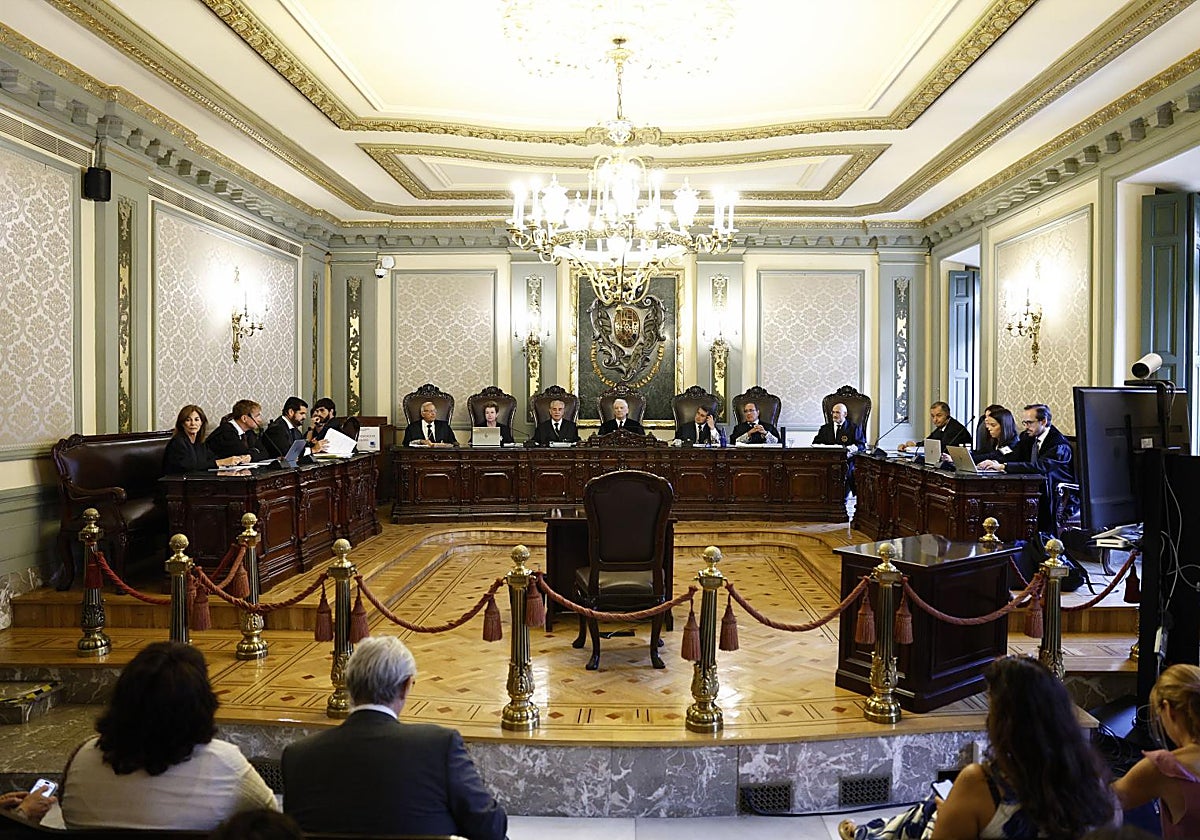 El Supremo suspende las inscripciones en el censo electoral por la ley de nietos