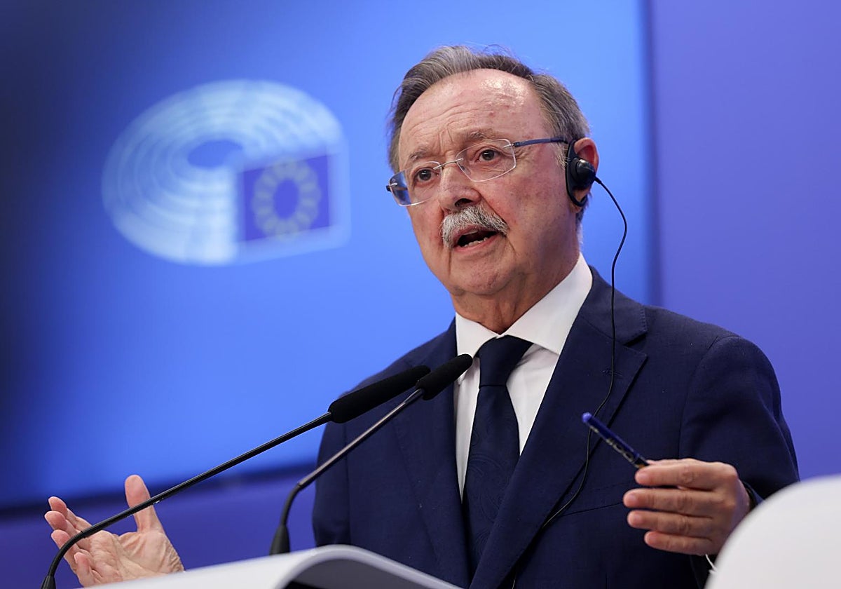 Vivas demanda en Bruselas una mayor presencia europea en la frontera y un «estatus especial» para Ceuta y Melilla