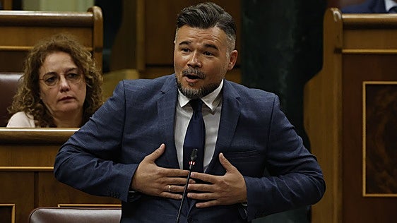 Sánchez afirma que volverá a gobernar en 2027 y Rufián replica: «¿Con quién? A mí los números no me salen»