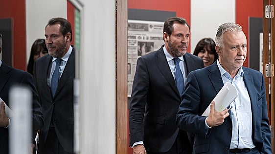 El Gobierno reconoce que siete semanas después sigue sin saber cuántos asaltantes menores y adultos siguen en Ceuta