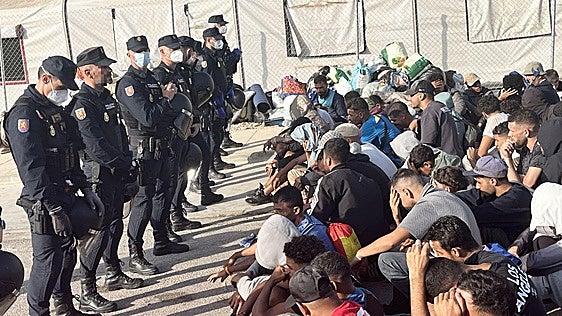 Marruecos promete a los eurodiputados que aceptará a todos los menores no acompañados que han cruzado a Ceuta