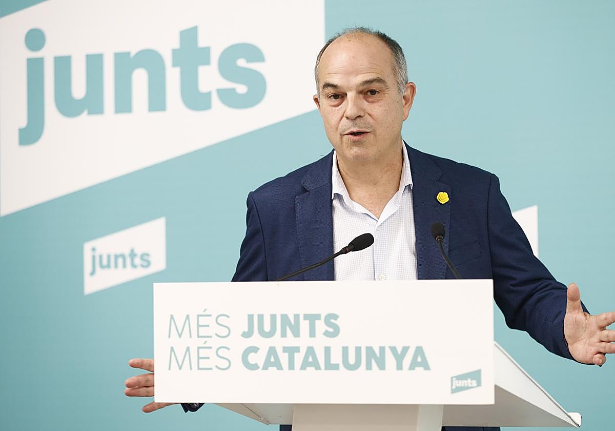 El secretario general de Junts, Jordi Turull,durante la rueda de prensa que ha ofrecido tras conocerse la decisión del Tribunal Constitucional.