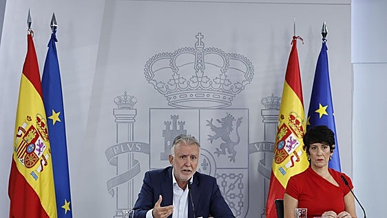 El Gobierno vuelve a la carga contra el PP por la acogida de menores para soslayar sus diferencias de criterio