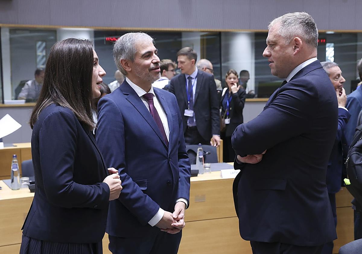 Fernando Sampedro, secretario de Estado para la UE, en el centro de la foto, durante el Consejo de Asuntos Generales de este martes.