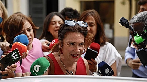 La UCO vincula pagos del PSOE a las 'cloacas' con la entrega de los audios sobre las saunas del suegro de Sánchez