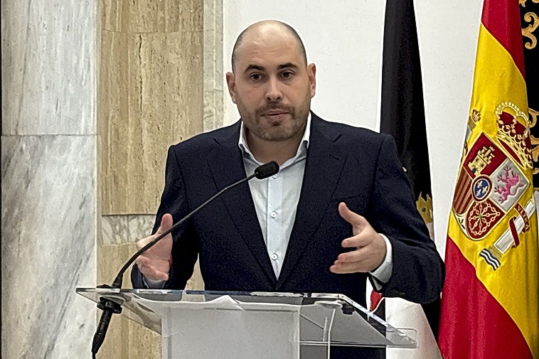 El delegado del Gobierno de Ceuta dimite dos meses después de la avalancha de migrantes