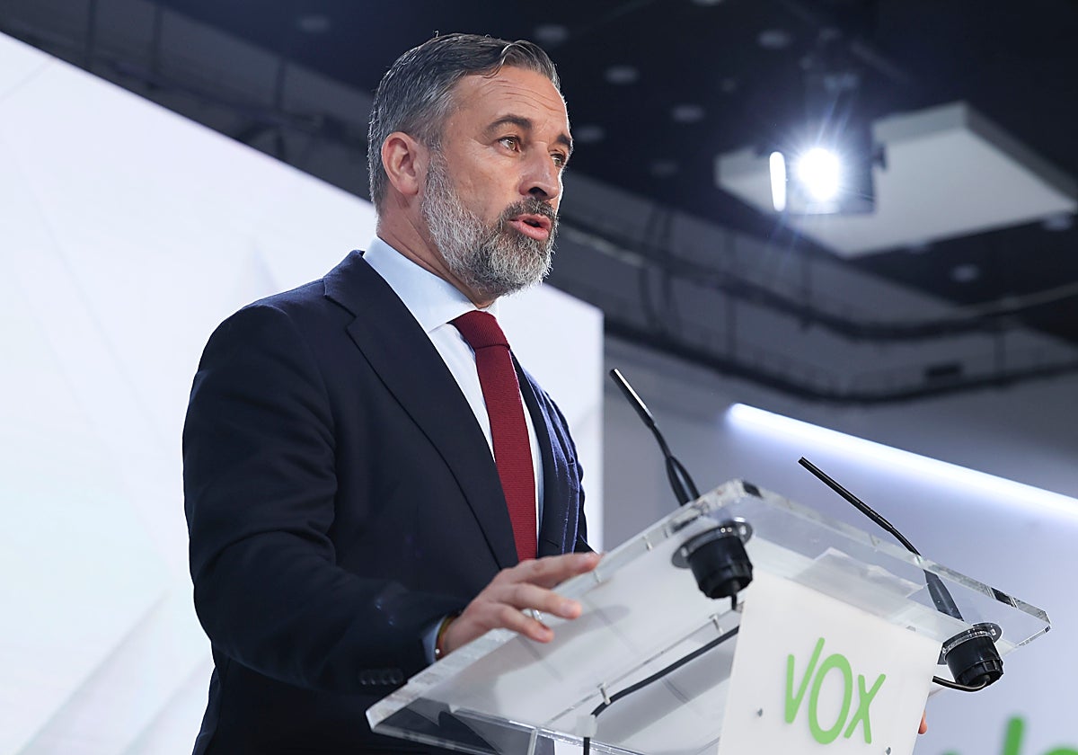 Santaigo Abascal Abascal y Ayuso agitan el fantasma de un pucherazo y llaman a votar ...