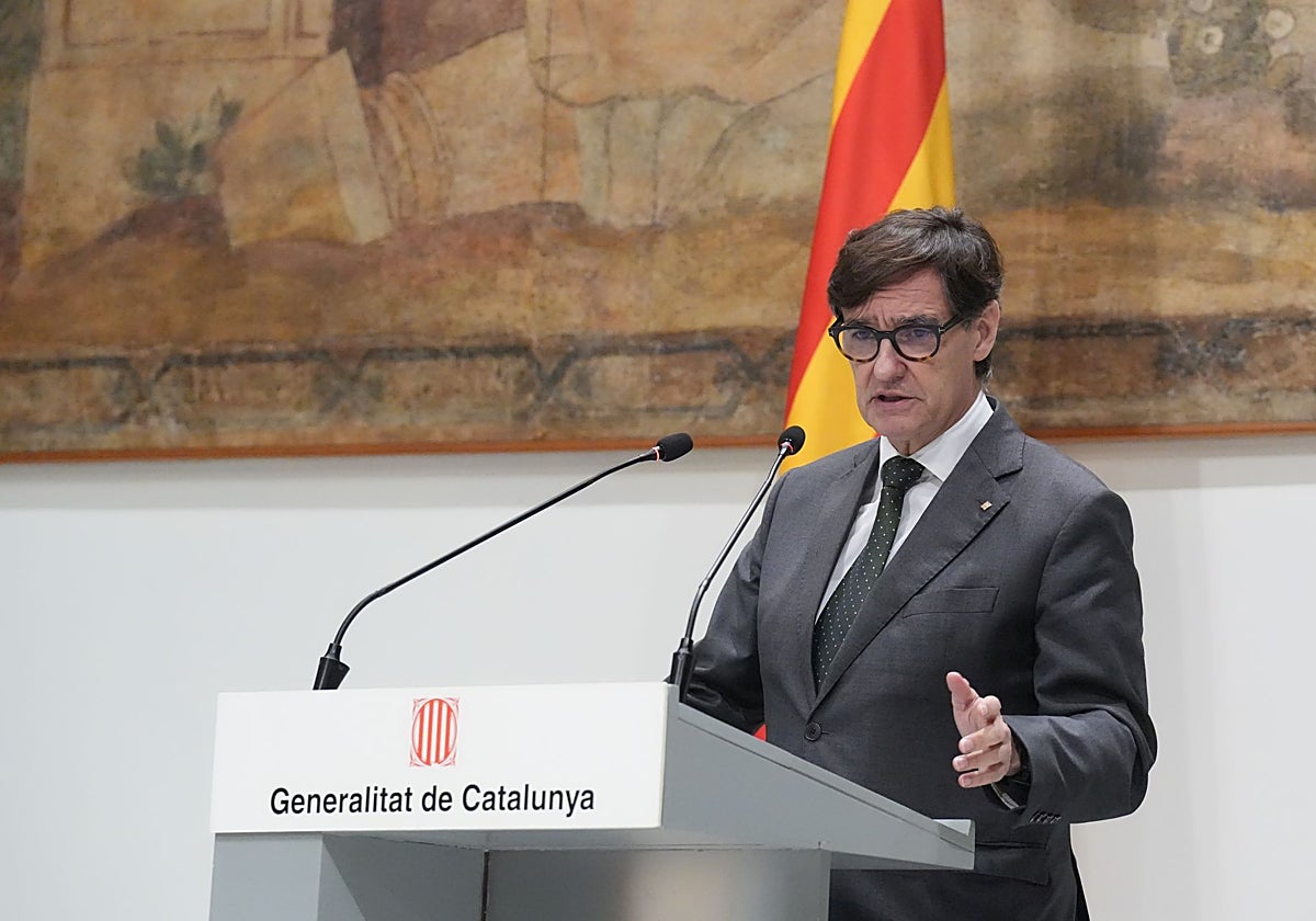 El presidente de la Generalitat de Catalunya, Salvador Illa en un encuentro en el Palau de la Generalitat este lunes.