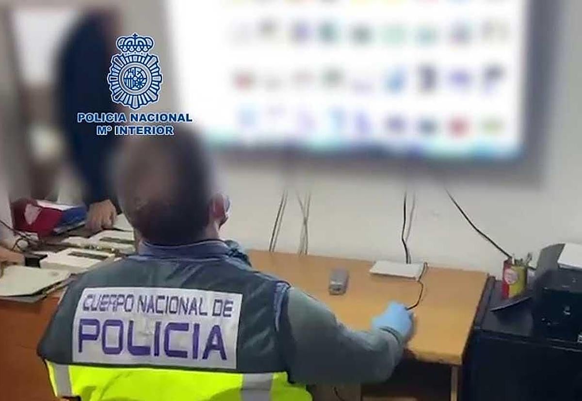 Detenido en Tarragona por un presunto delito de acoso y pornografía infantil: 2.958 fotografías y 213 vídeos intervenidos