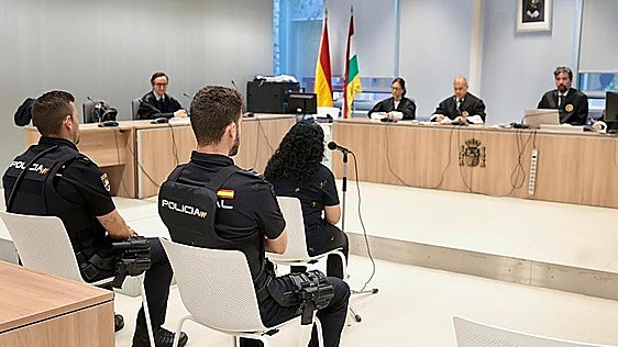 Cárcel para la mujer acusada de morder e intentar sacar un ojo a otra en Logroño