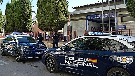 Investigan a tres menores en Murcia por 'desnudar' a compañeras del instituto con inteligencia artificial