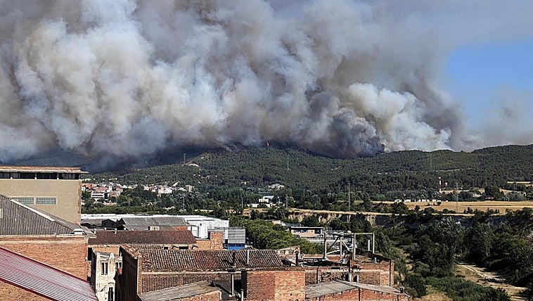 Cataluña en alerta por tres nuevos incendios que se suman al de Girona