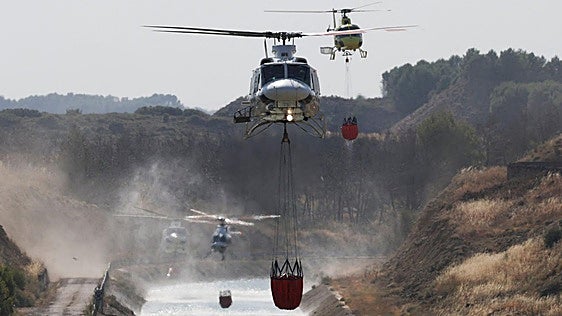 El incendio forestal de Zaragoza mantiene a cinco municipios desalojados y arrasa 15.800 hectáreas