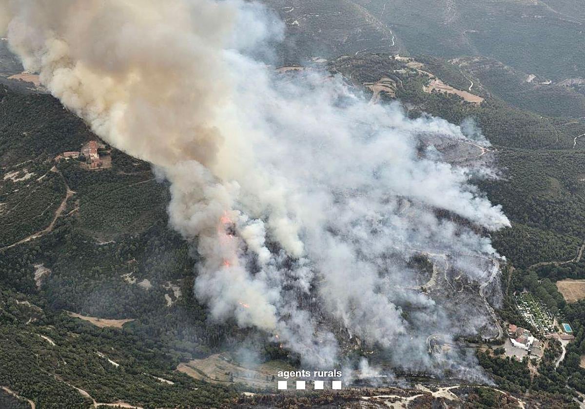 Imagen del incendio a las 17:00.