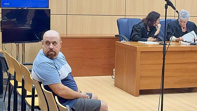 El acusado de violar a su inquilina en Valencia alega que el novio la prostituía