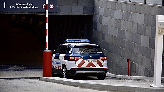Un herido grave y cuatro leves tras la explosión de un vehículo en Lleida