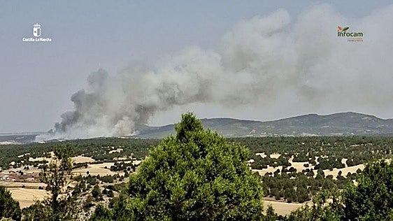 Un segundo incendio en Guadalajara obliga a evacuar siete pueblos
