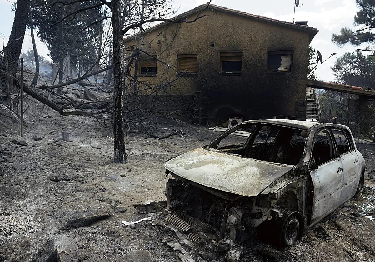 Castilla y León evacúa y reubica a más de 600 mayores de doce residencias de Ávila por el fuego