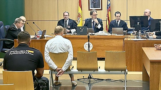 Quince años de prisión para el pederasta nazi oculto en La Canal de Navarrés (Valencia)