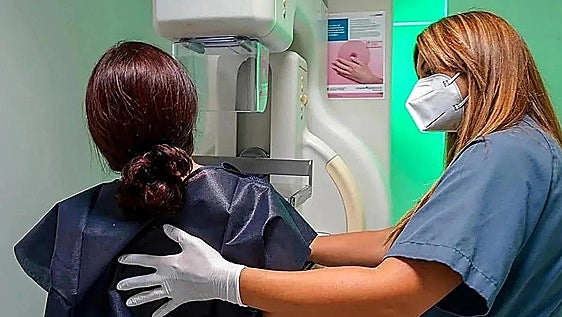 La Fiscalía archiva las dos últimas denuncias por los cribados de cáncer de mama