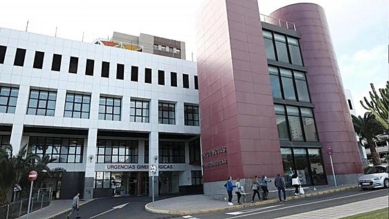Muere un bebé de un golpe de calor tras quedar olvidado en un coche en Fuerteventura