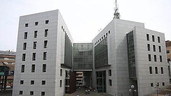 La Policía encuentra en Asturias a la niña de cinco años raptada por sus padres biológicos y detiene a la madre