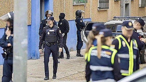 Muere el bebé de la mujer tiroteada en Isla Cristina en un ajuste de cuentas que deja cuatro fallecidos